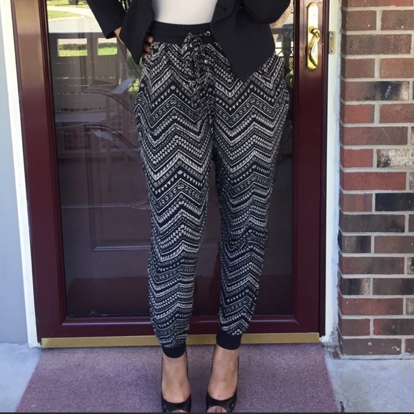 🔵🎉HostPick🎉Rue 21 Aztec Joggers - Picture 3 of 6
